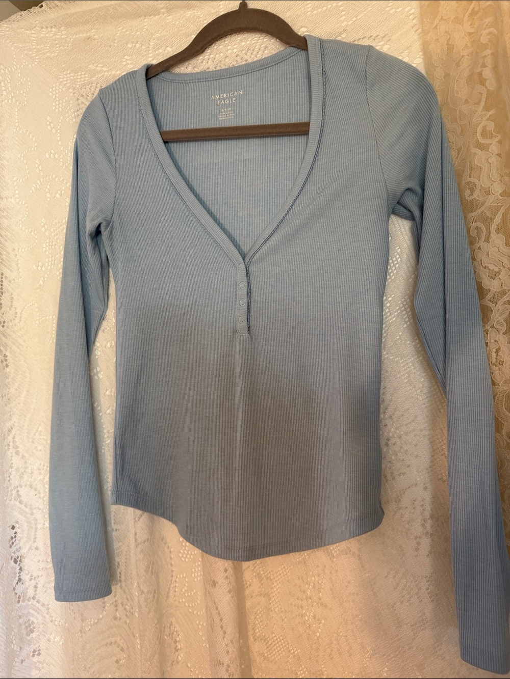 American Eagle Outfitters Light Blue Ribbed V‑Neck Henley Long Sleeve Top